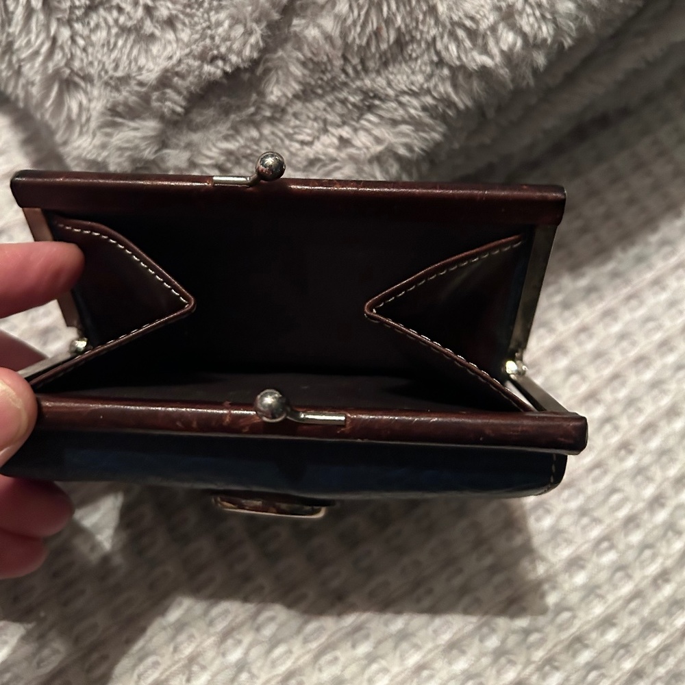 Dooney & Bourke wallet